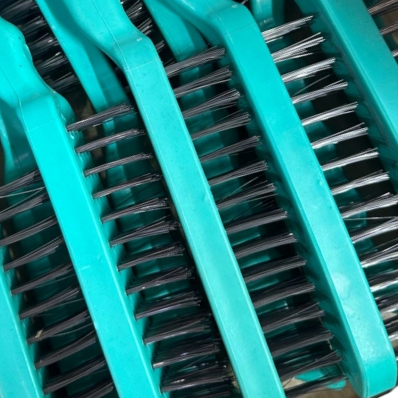 щетка металлическая ручная, шестирядная, пластиковая ручка, "maximum"  mx 08700 оптом